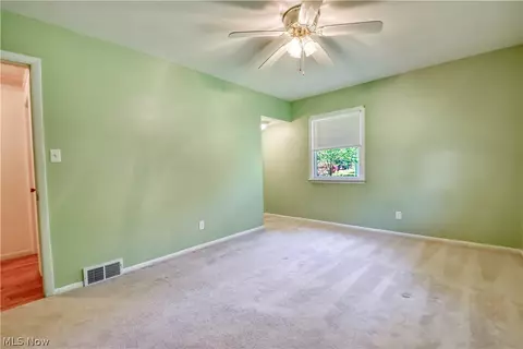 Bedroom - 8905 Spring Valley Dr, Mentor, OH 44060 photo 2 of 4