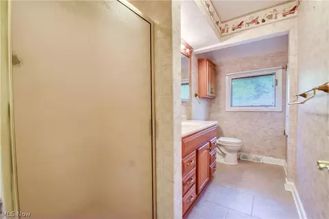 Bath - 8905 Spring Valley Dr, Mentor, OH 44060 photo 2 of 2