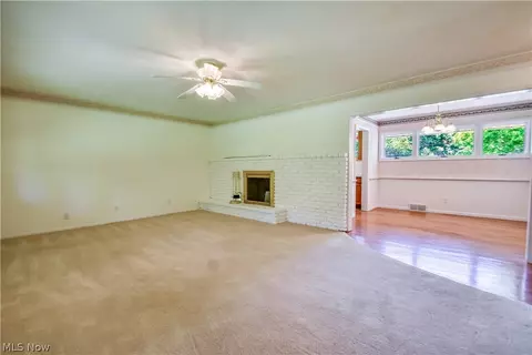 Living - 8905 Spring Valley Dr, Mentor, OH 44060 photo 3 of 5