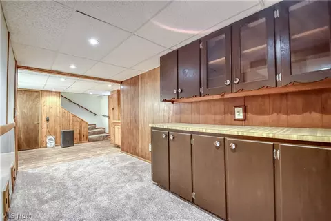 Entry Way - 8905 Spring Valley Dr, Mentor, OH 44060 photo 2 of 2
