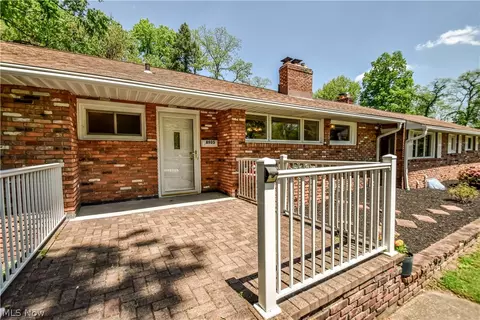 Exterior - 8905 Spring Valley Dr, Mentor, OH 44060 photo 3 of 8