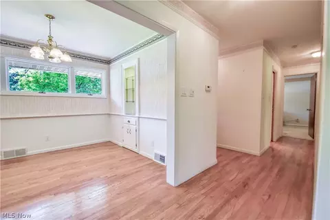 Entry Way - 8905 Spring Valley Dr, Mentor, OH 44060 photo 1 of 2