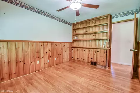 Bedroom - 8905 Spring Valley Dr, Mentor, OH 44060 photo 4 of 4