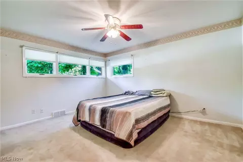 Bedroom - 8905 Spring Valley Dr, Mentor, OH 44060 photo 3 of 4