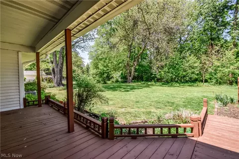 Exterior - 8905 Spring Valley Dr, Mentor, OH 44060 photo 6 of 8