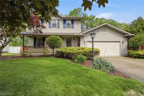 1208 Cedarwood Dr, Mineral Ridge, OH 44440