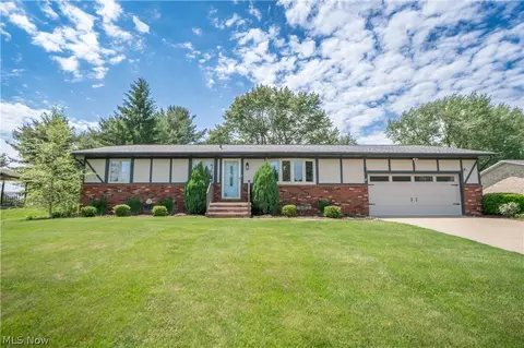 5251 Tanglewood Dr NE, Louisville, OH 44641