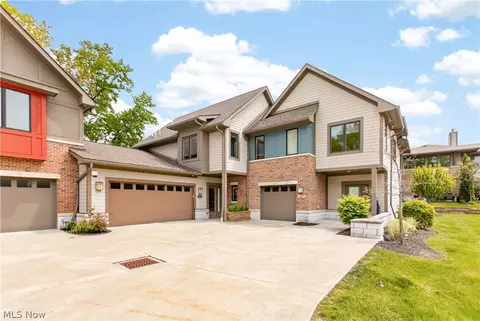1363 Slate Ct, Cleveland Heights, OH 44118