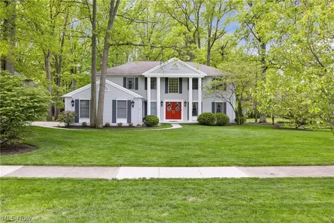 2180 Macon Ct, Westlake, OH 44145