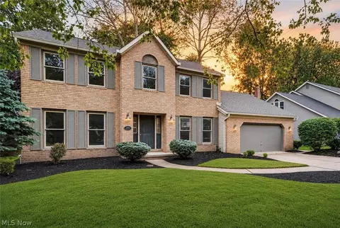 5532 Quail Run, North Olmsted, OH 44070