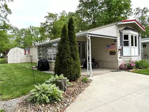 1229 Columbiana Lisbon Rd #100, Columbiana, OH 44408