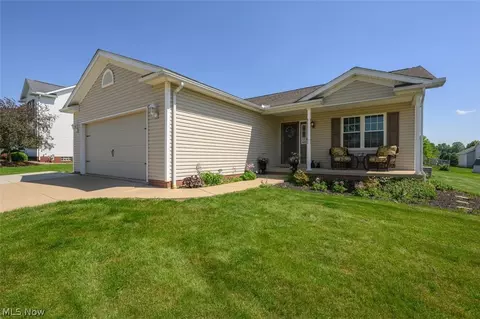 312 Apple Ridge Dr, Apple Creek, OH 44606