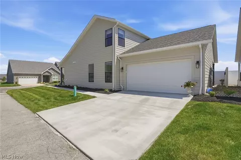 Exterior - 5009 Coventry Cir, Huron, OH 44839 photo 7 of 7