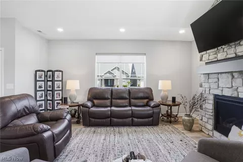 Living - 5009 Coventry Cir, Huron, OH 44839 photo 2 of 3