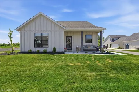 5009 Coventry Cir, Huron, OH 44839