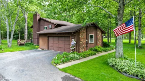 5305 Beechwood Rd, Ravenna, OH 44266
