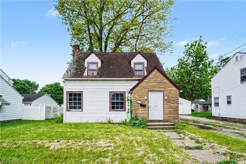 1358 Peckham St, Akron, OH 44320