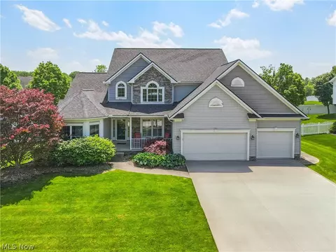 1132 Windward Ln, Kent, OH 44240