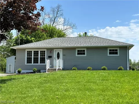 526 Ridge Dr, Medina, OH 44256