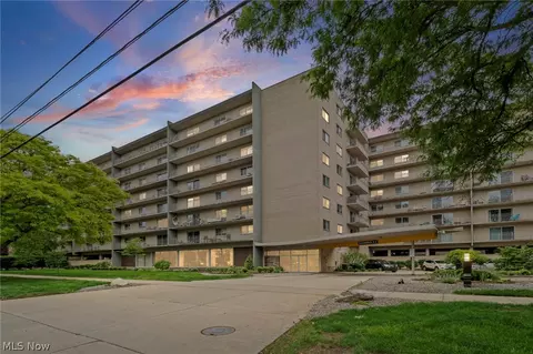 10301 Lake Ave #325, Cleveland, OH 44102