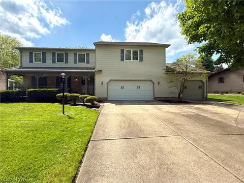 5520 Sharon Dr, Youngstown, OH 44512