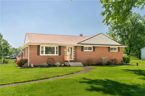 4260 Broadway Ave NE, Louisville, OH 44641