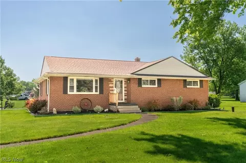 4260 Broadway Ave NE, Louisville, OH 44641