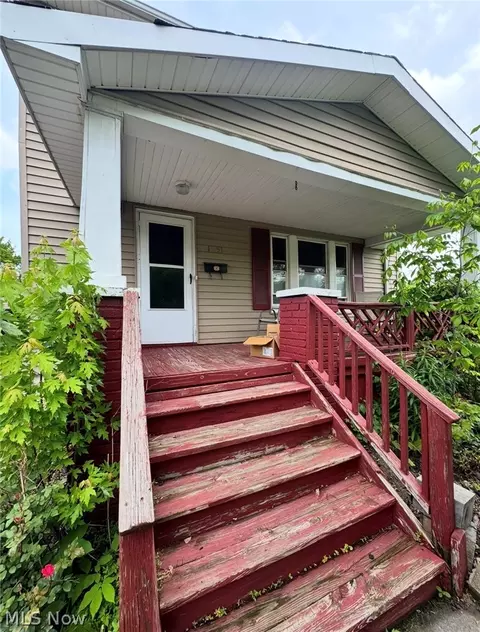 Exterior - 1651 E 33rd St, Lorain, OH 44055 photo 1 of 4
