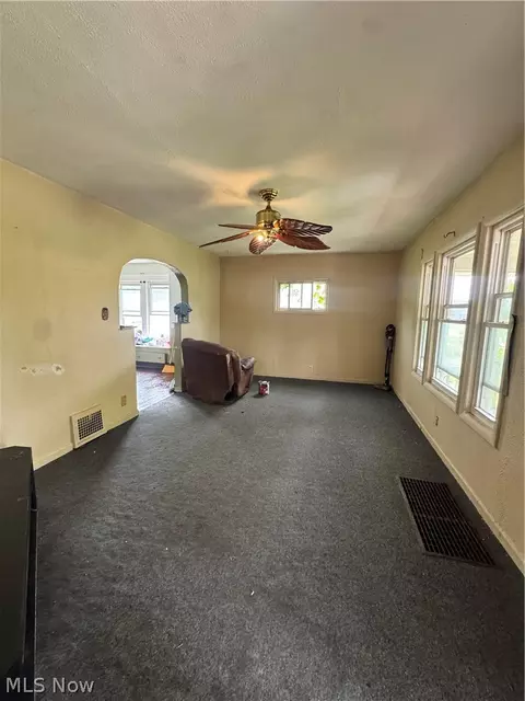 Living - 1651 E 33rd St, Lorain, OH 44055 photo 1 of 2