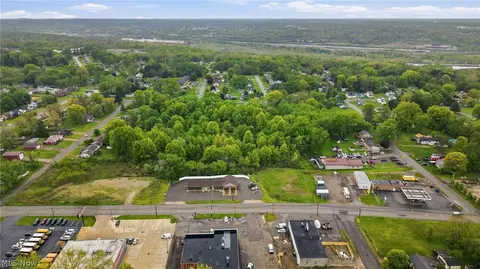 38 Mccartney Rd, Campbell, OH 44405