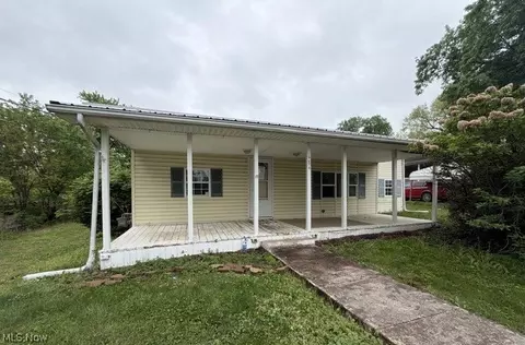 484 Haessler Ave, Zanesville, OH 43701