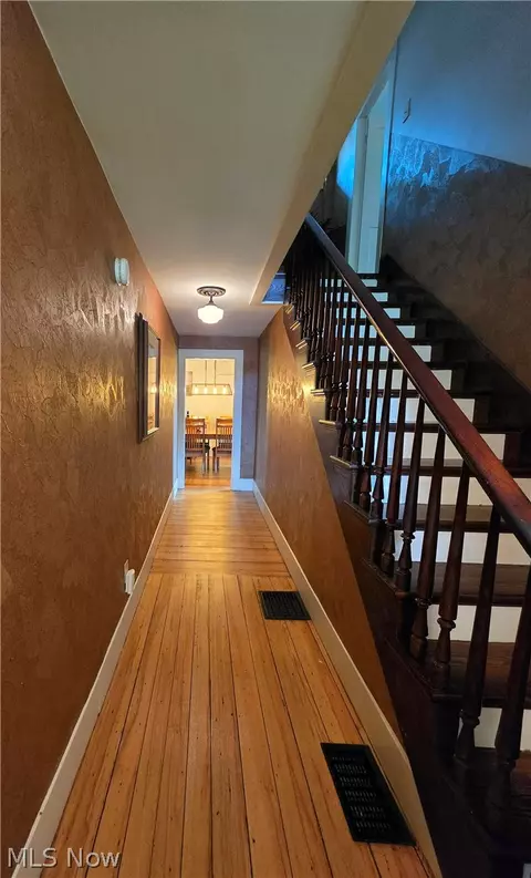 Entry Way - 3858 Waterloo Rd, Randolph, OH 44265 photo 1 of 2