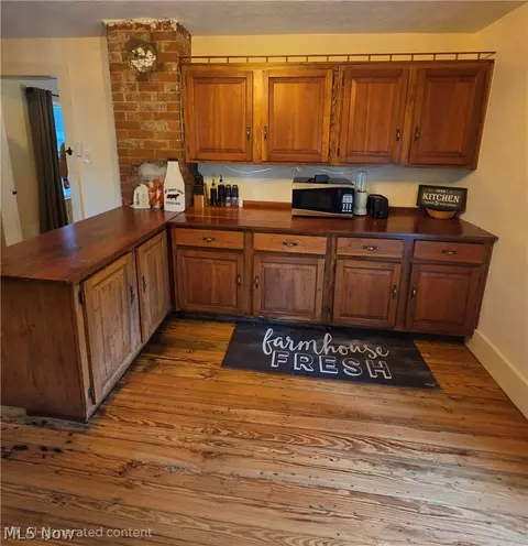 Kitchen - 3858 Waterloo Rd, Randolph, OH 44265 photo 2 of 3