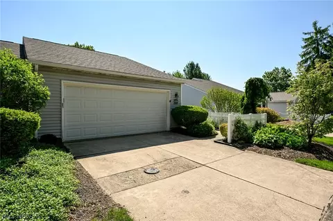 Exterior - 839 Sutton Pl, Akron, OH 44313 photo 3 of 15