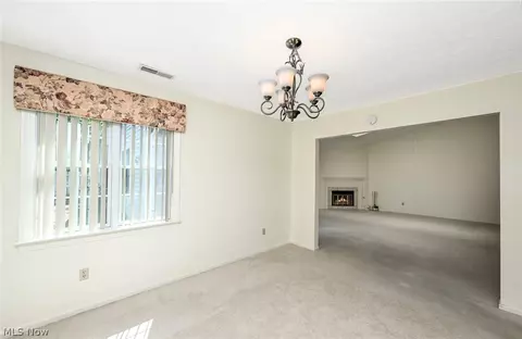 Dining - 839 Sutton Pl, Akron, OH 44313 photo 2 of 3