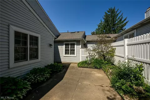Exterior - 839 Sutton Pl, Akron, OH 44313 photo 5 of 15
