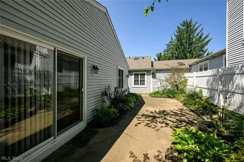 Exterior - 839 Sutton Pl, Akron, OH 44313 photo 6 of 15