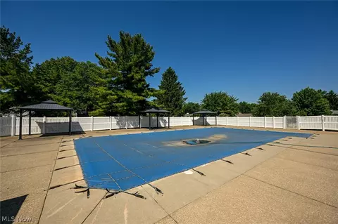 Exterior - 839 Sutton Pl, Akron, OH 44313 photo 14 of 15
