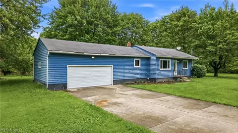 5210 Scott St, Newton Falls, OH 44444