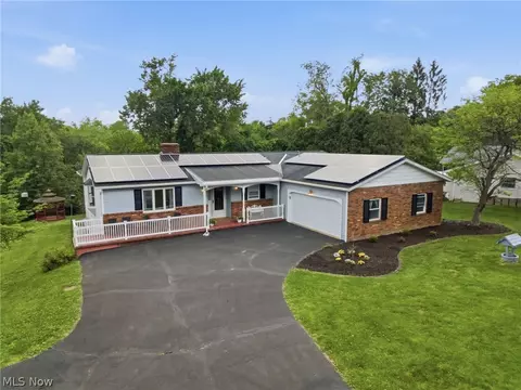 1965 Dunzweiler Dr, Zanesville, OH 43701