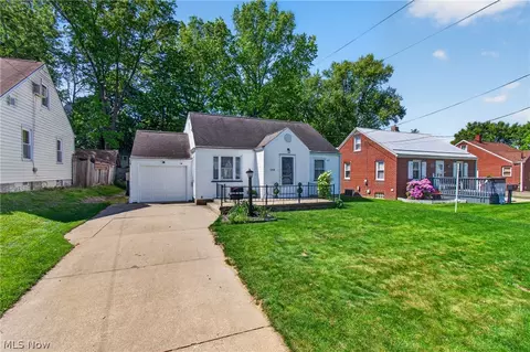 1208 39th St NW, Canton, OH 44709