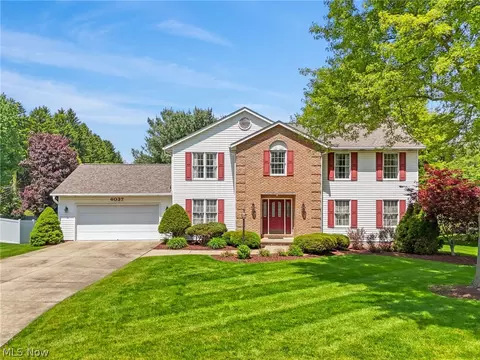 6037 Sandy Ridge Cir NW, North Canton, OH 44720