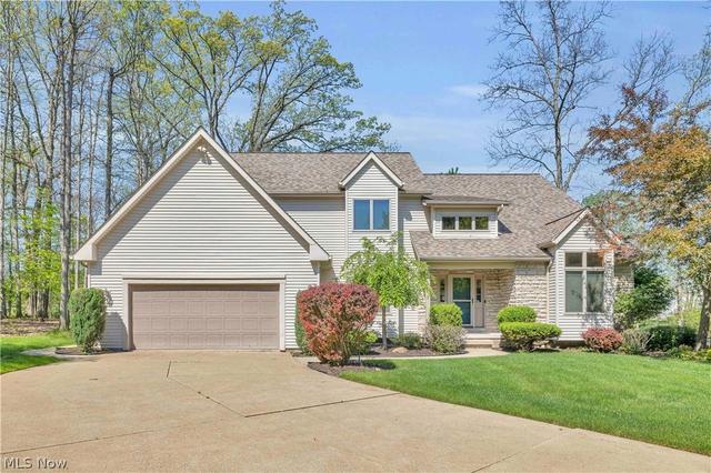 1011 Cedarwood Ln, Medina, OH 44256