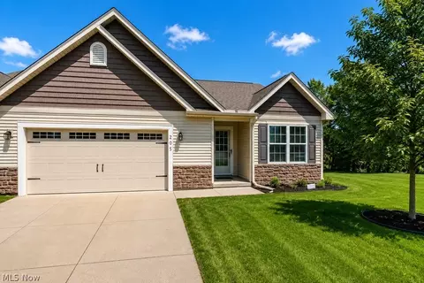 205 Nautical Way #43, Fairport Harbor, OH 44077