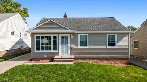18313 Hazelwood Ave, Maple Heights, OH 44137