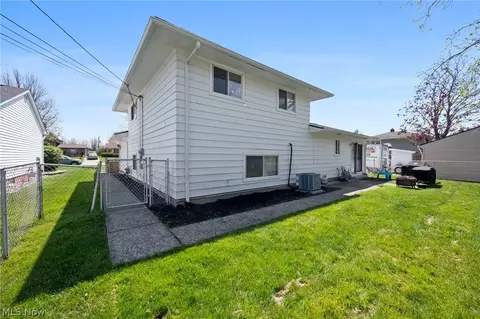 5894 Marra Dr, Bedford Heights, OH 44146 photo 23