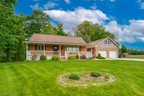 2267 Bellflower Rd NE, East Rochester, OH 44625