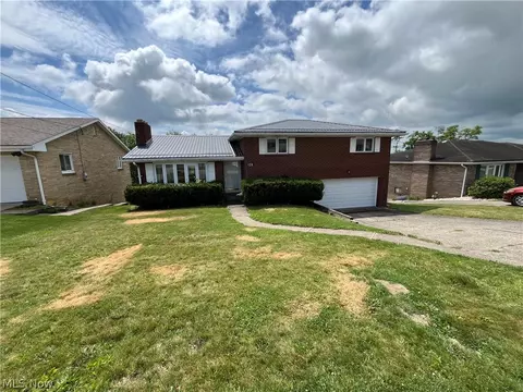 128 Grandview Dr, Wintersville, OH 43953