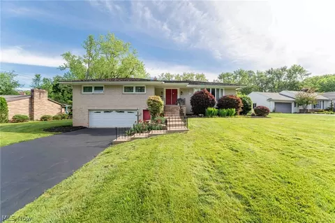 23225 Bryden Rd, Shaker Heights, OH 44122