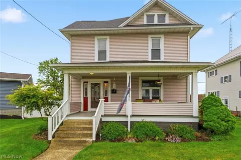 66 4th St NE, Carrollton, OH 44615